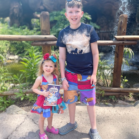 New York Couture * One of a Kind* VINTAGE Reworked Lion King Pocket Shorts - Picture 5 of 6